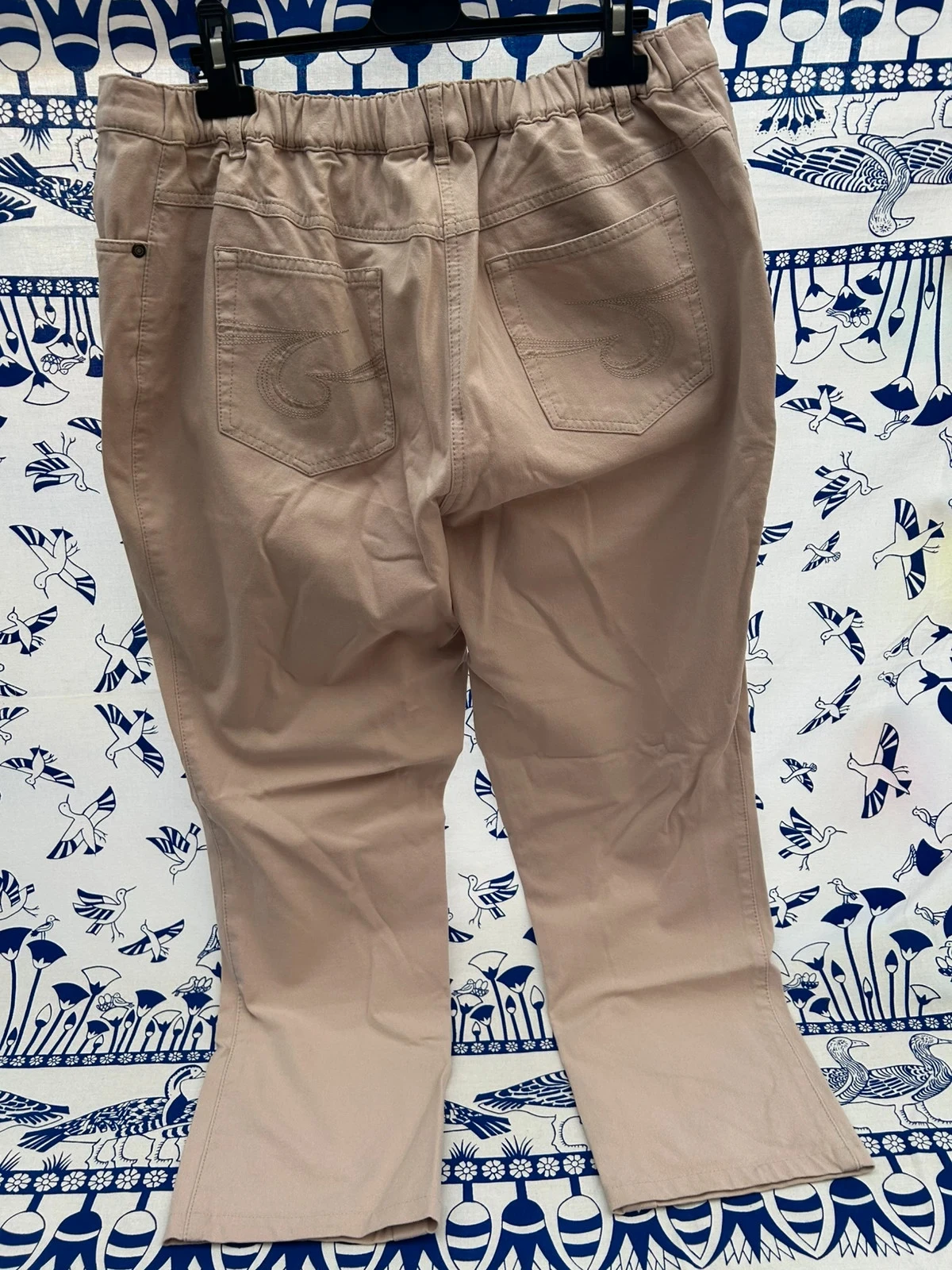 Calça elástica 50/5XL nova bege feminina GELCO – photo 4
